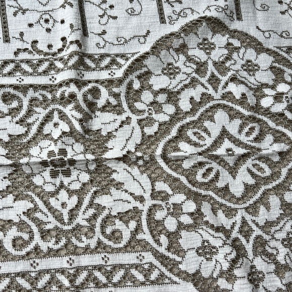 110” X 60” Handmade Lace Crochet Oval Table Cloth Off White Home Decor Floral - Picture 4 of 5